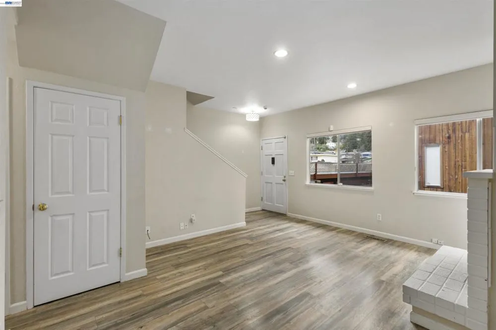 3858 Maybelle Ave Oakland, CA 94619