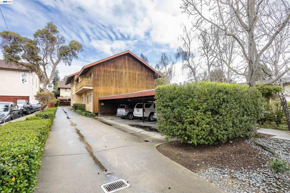 3858 Maybelle Ave Oakland, CA 94619
