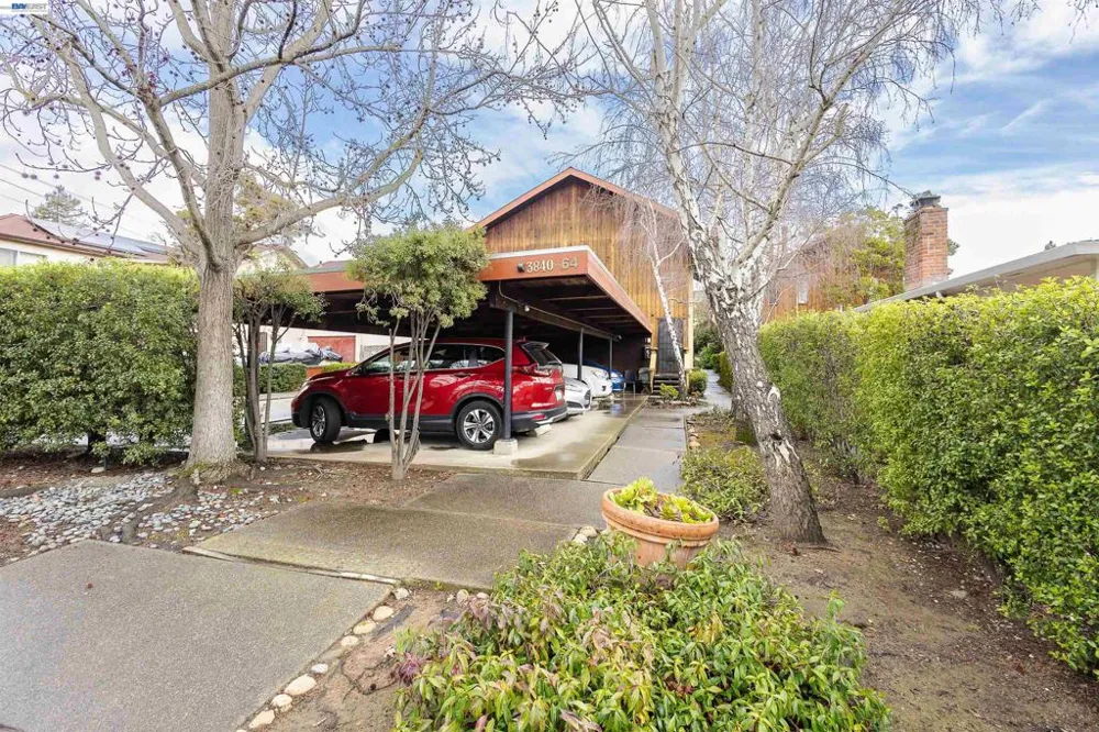 3858 Maybelle Ave Oakland, CA 94619
