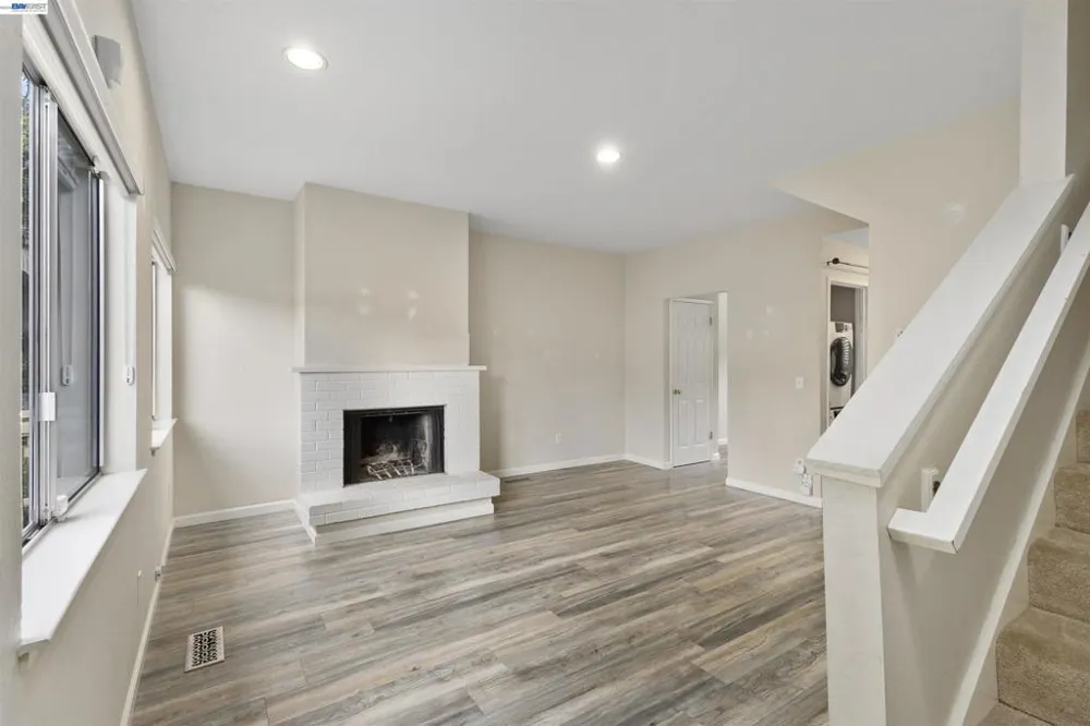 3858 Maybelle Ave Oakland, CA 94619