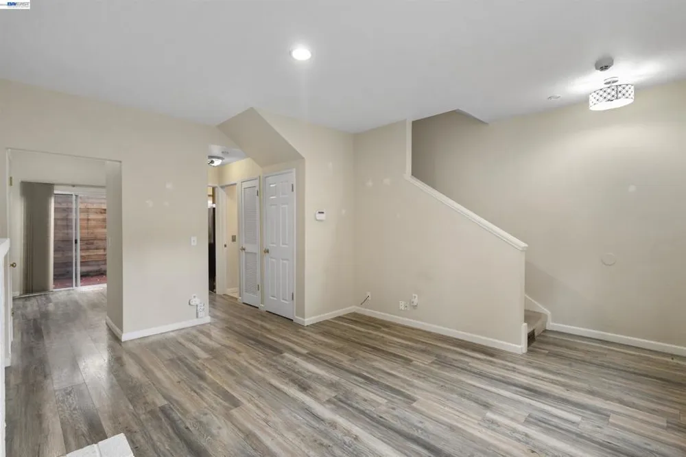 3858 Maybelle Ave Oakland, CA 94619