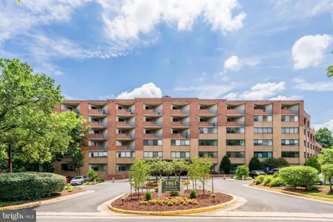 1951 SAGEWOOD LANE #523