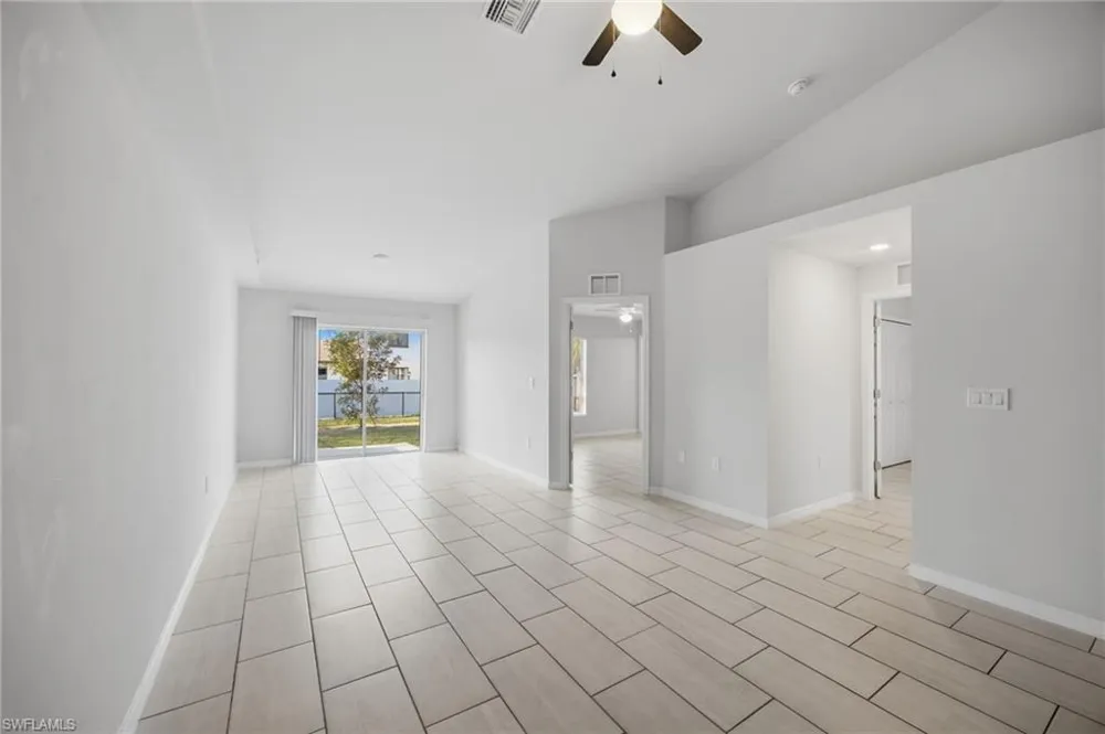 1426 Cape Coral Parkway W Cape Coral, FL 33914
