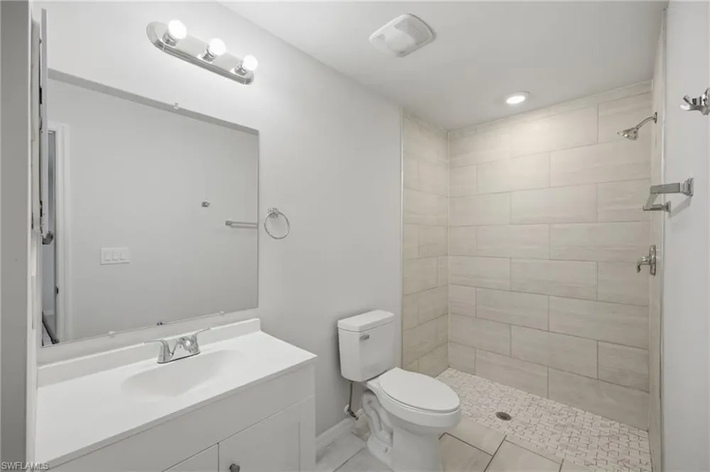 1426 Cape Coral Parkway W Cape Coral, FL 33914