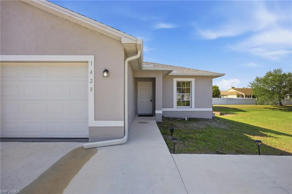 1426 Cape Coral Parkway W Cape Coral, FL 33914
