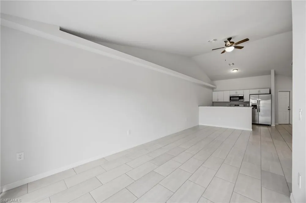 1426 Cape Coral Parkway W Cape Coral, FL 33914