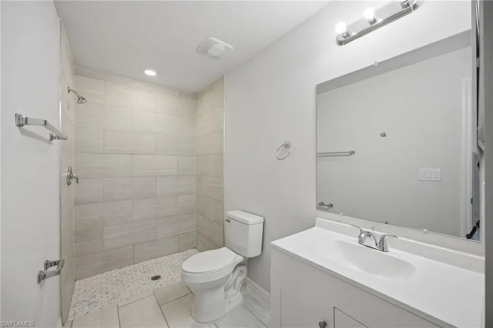 1426 Cape Coral Parkway W Cape Coral, FL 33914