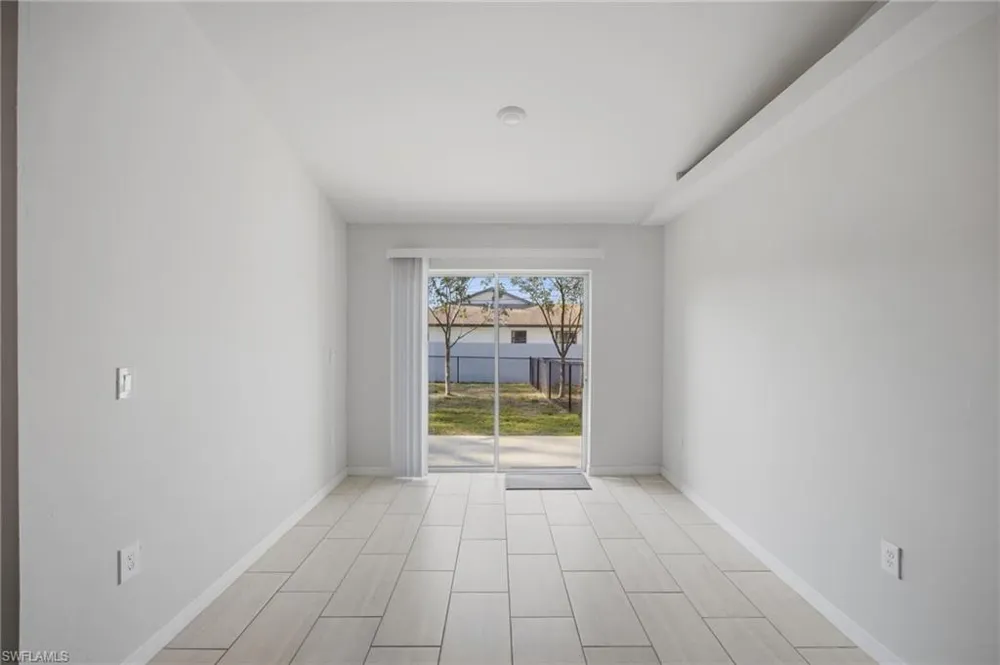 1426 Cape Coral Parkway W Cape Coral, FL 33914