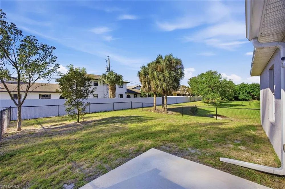 1426 Cape Coral Parkway W Cape Coral, FL 33914