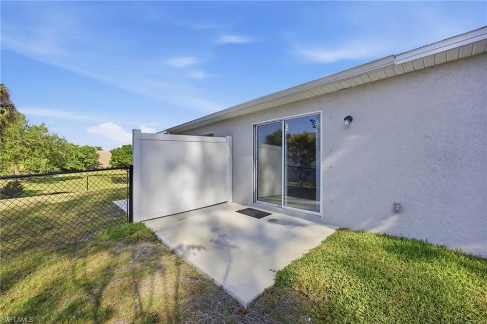 1426 Cape Coral Parkway W Cape Coral, FL 33914
