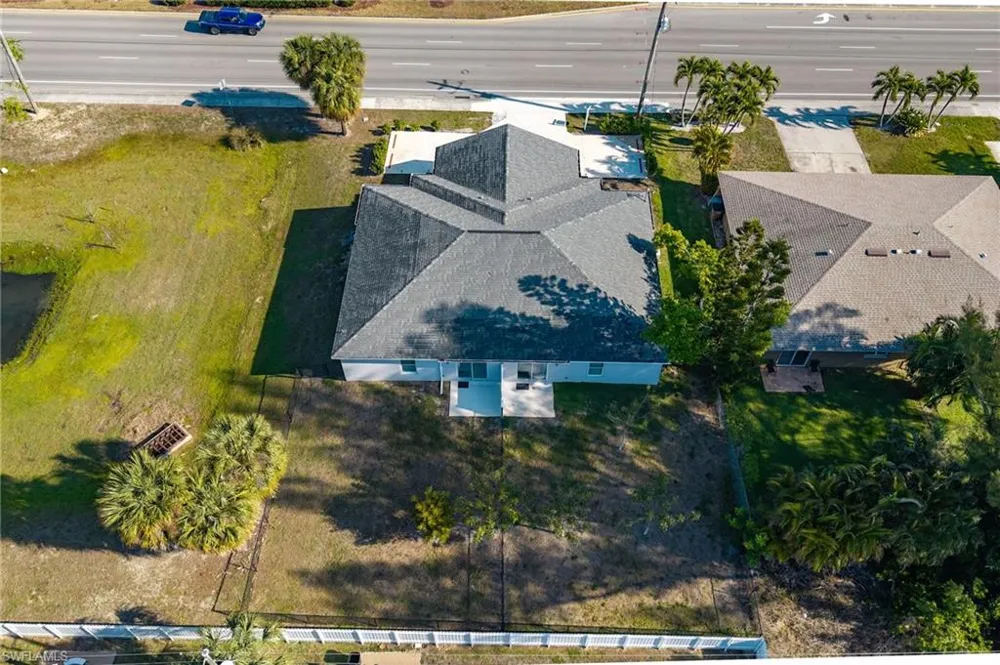 1426 Cape Coral Parkway W Cape Coral, FL 33914