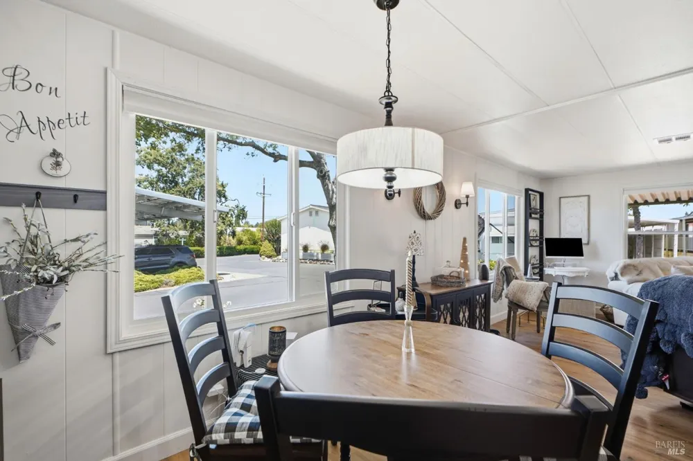 703 Sequoia Street Windsor, CA 95492