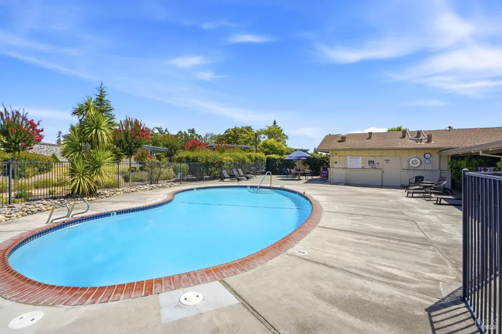 703 Sequoia Street Windsor, CA 95492