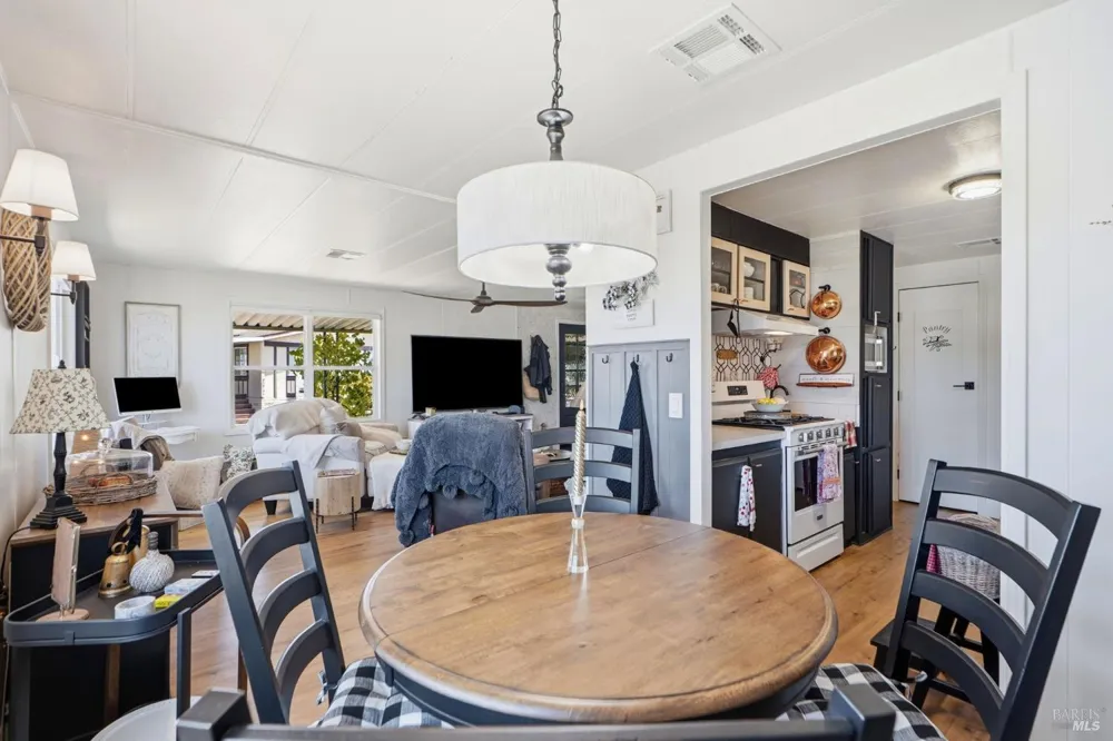 703 Sequoia Street Windsor, CA 95492