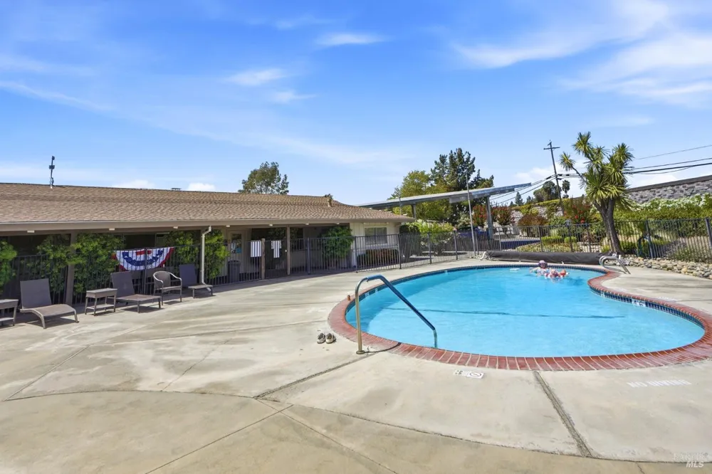 703 Sequoia Street Windsor, CA 95492