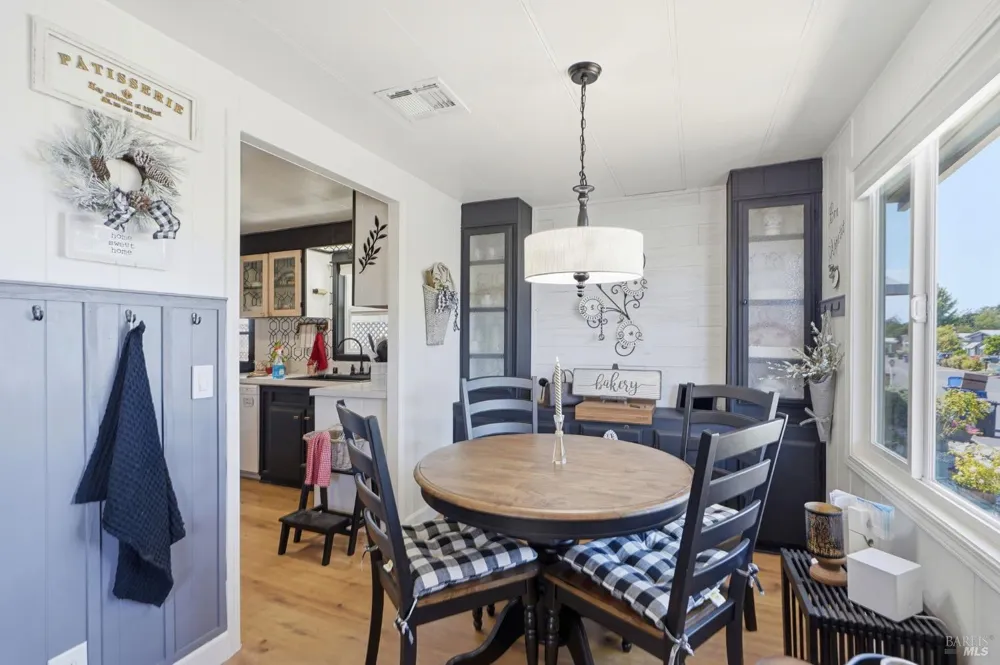 703 Sequoia Street Windsor, CA 95492