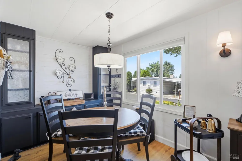 703 Sequoia Street Windsor, CA 95492
