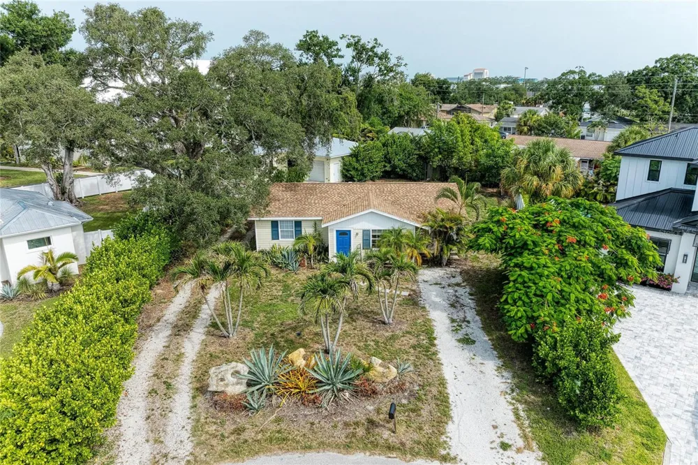 1300 LOMA LINDA COURT Sarasota, FL 34239