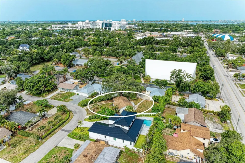 1300 LOMA LINDA COURT Sarasota, FL 34239