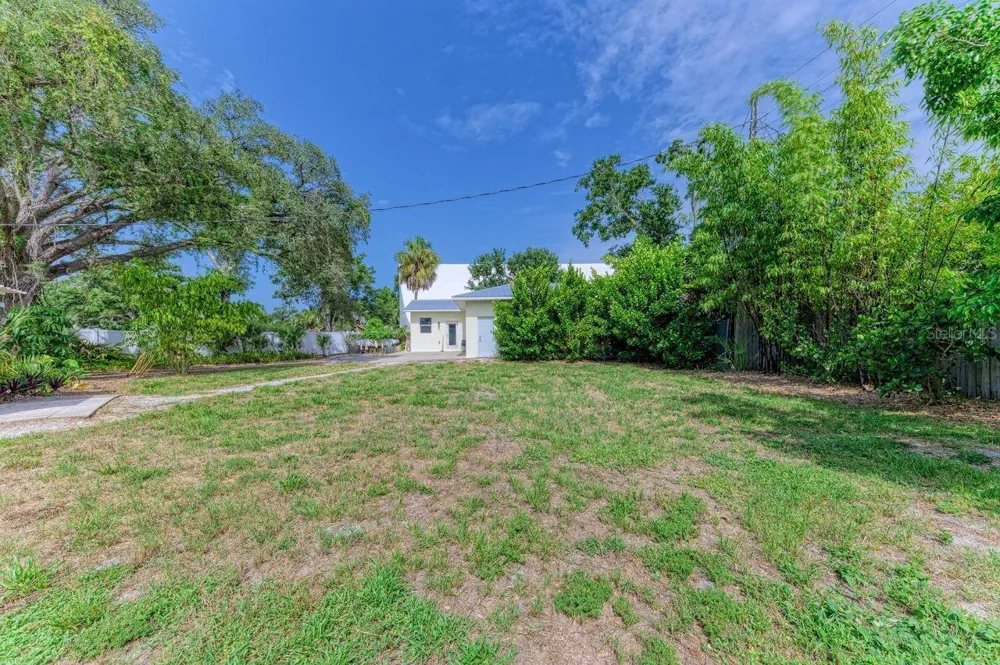 1300 LOMA LINDA COURT Sarasota, FL 34239