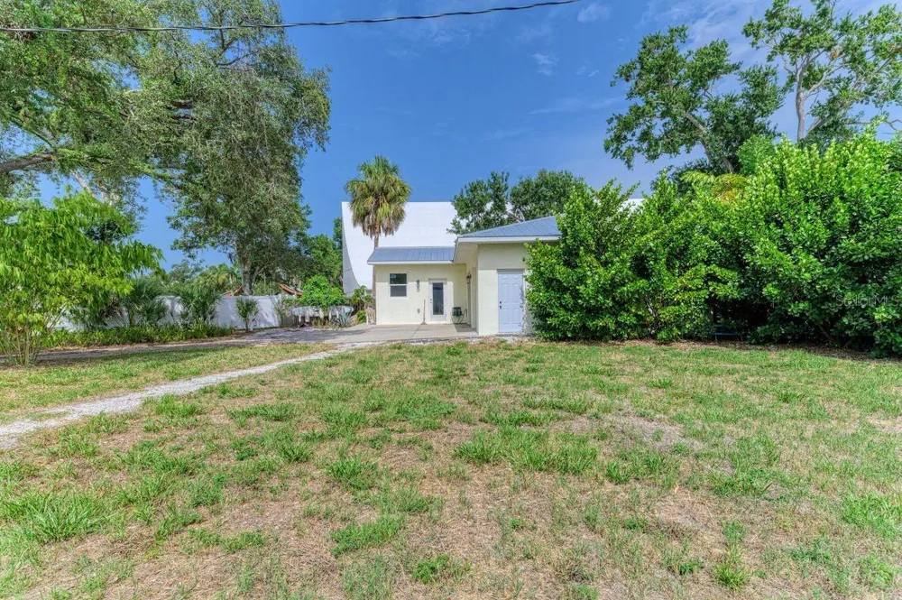1300 LOMA LINDA COURT Sarasota, FL 34239