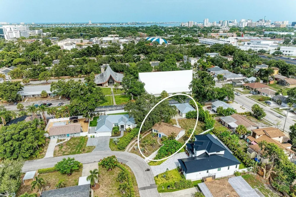 1300 LOMA LINDA COURT Sarasota, FL 34239
