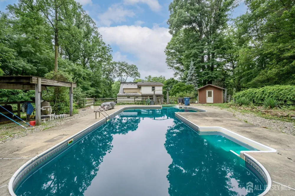 1097 State Route 173 Bethlehem, NJ 08802