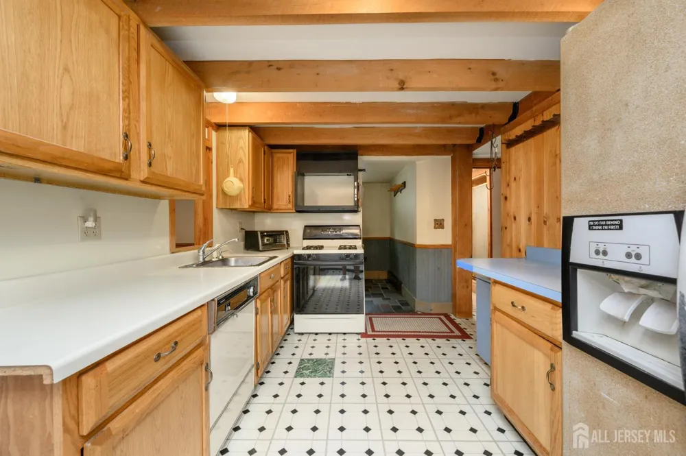 1097 State Route 173 Bethlehem, NJ 08802