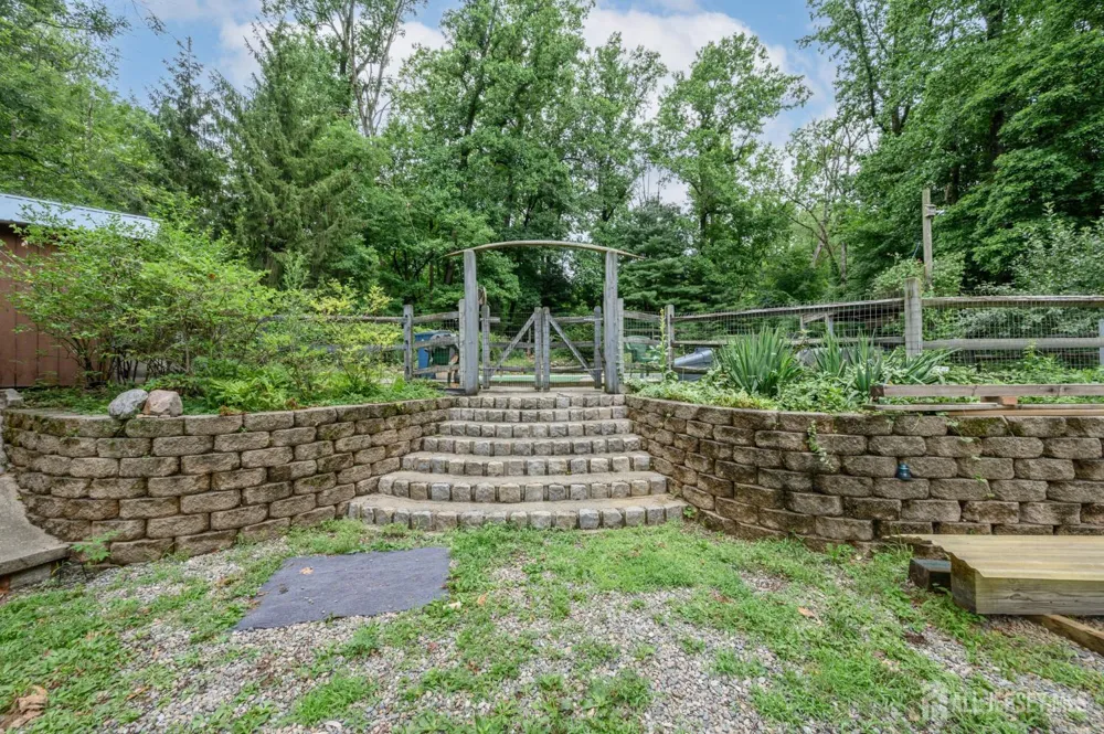 1097 State Route 173 Bethlehem, NJ 08802