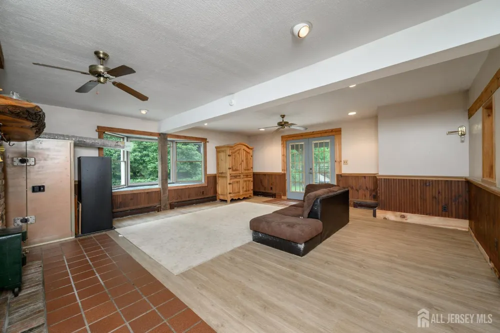 1097 State Route 173 Bethlehem, NJ 08802