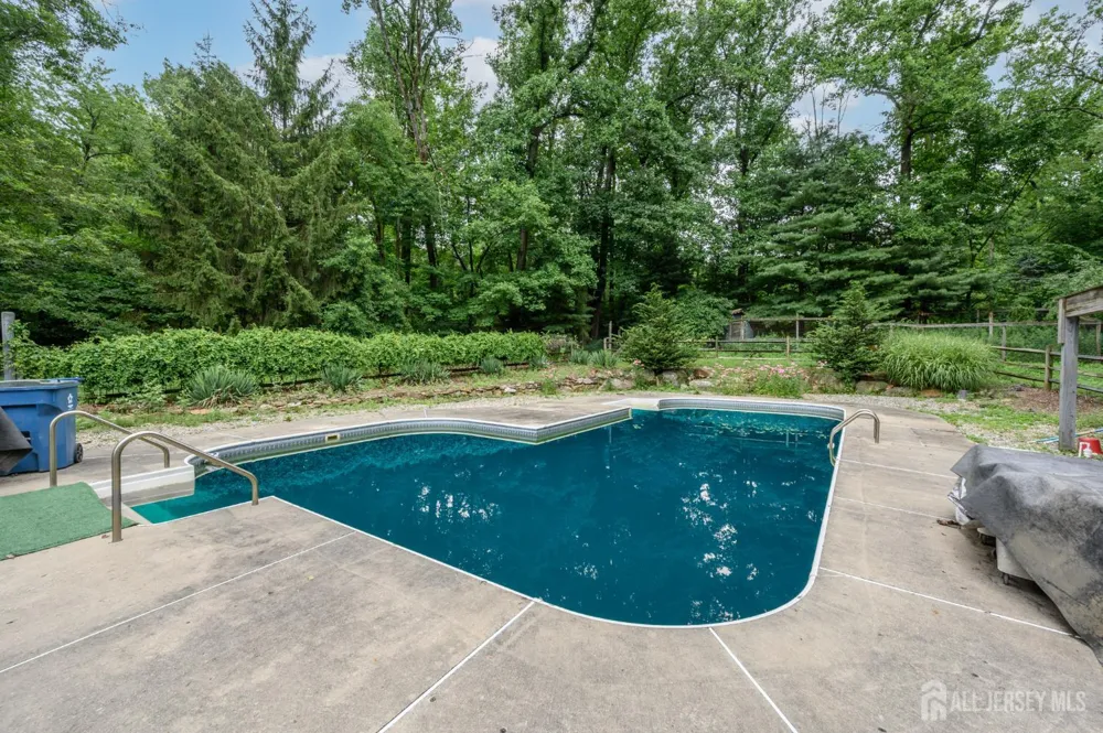 1097 State Route 173 Bethlehem, NJ 08802