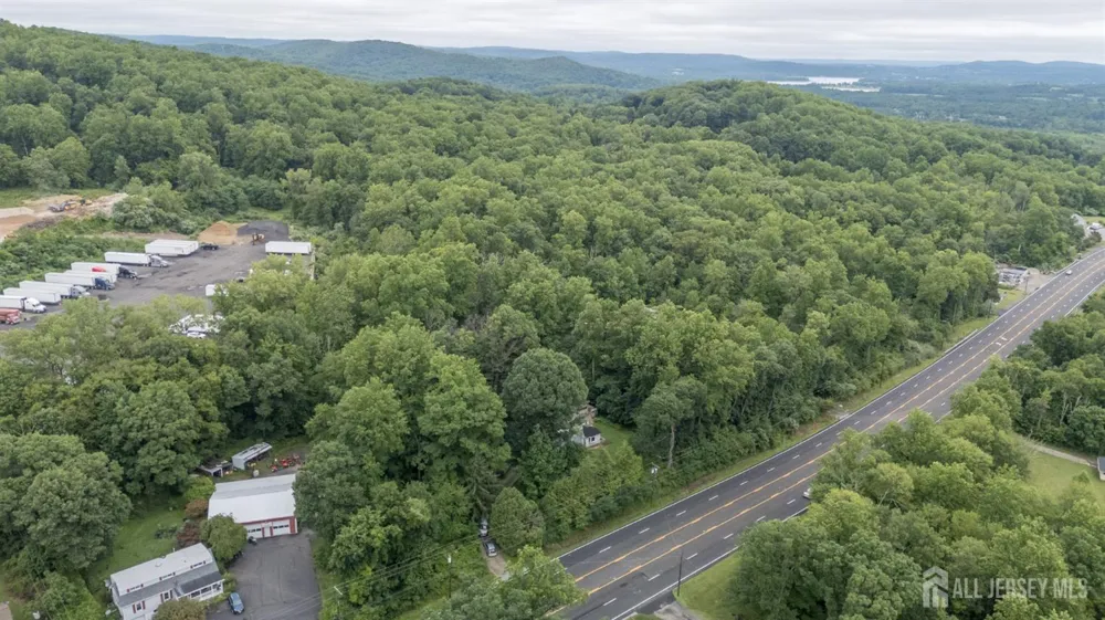 1097 State Route 173 Bethlehem, NJ 08802