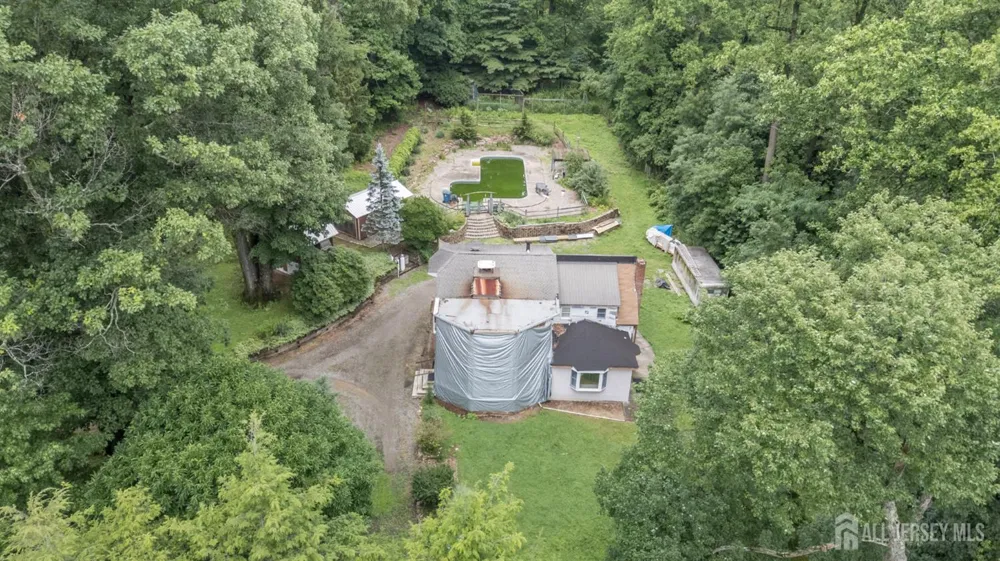 1097 State Route 173 Bethlehem, NJ 08802