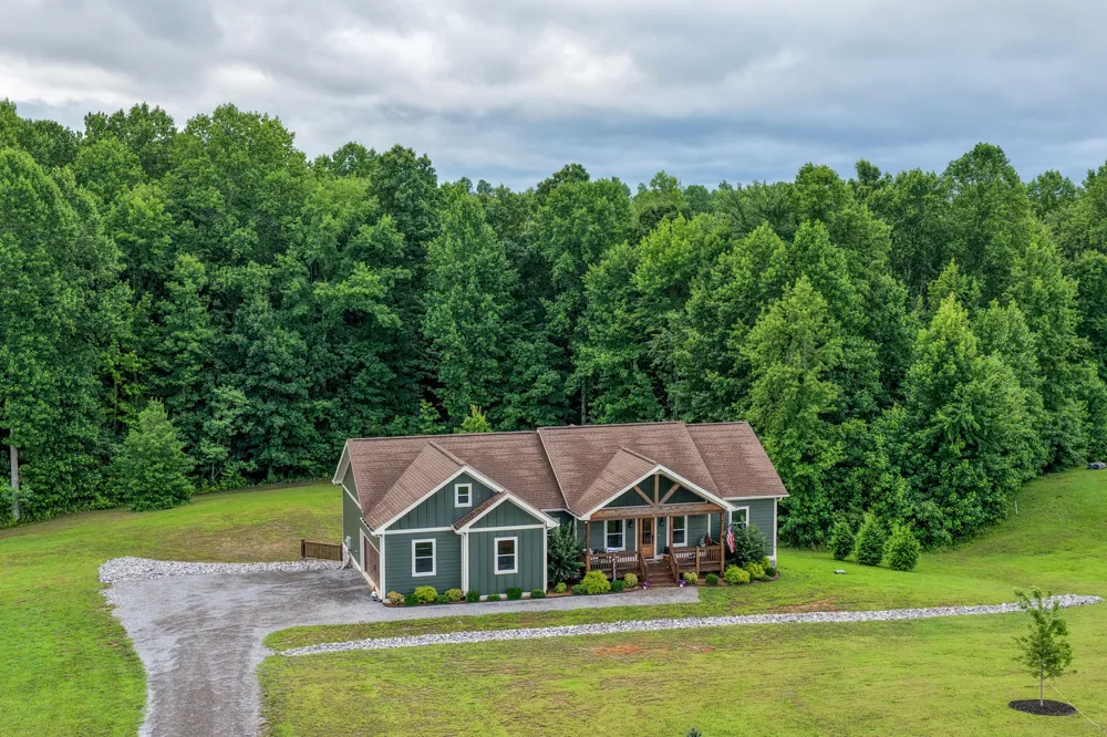 636 Raulston Falls Road Jasper, TN 37347