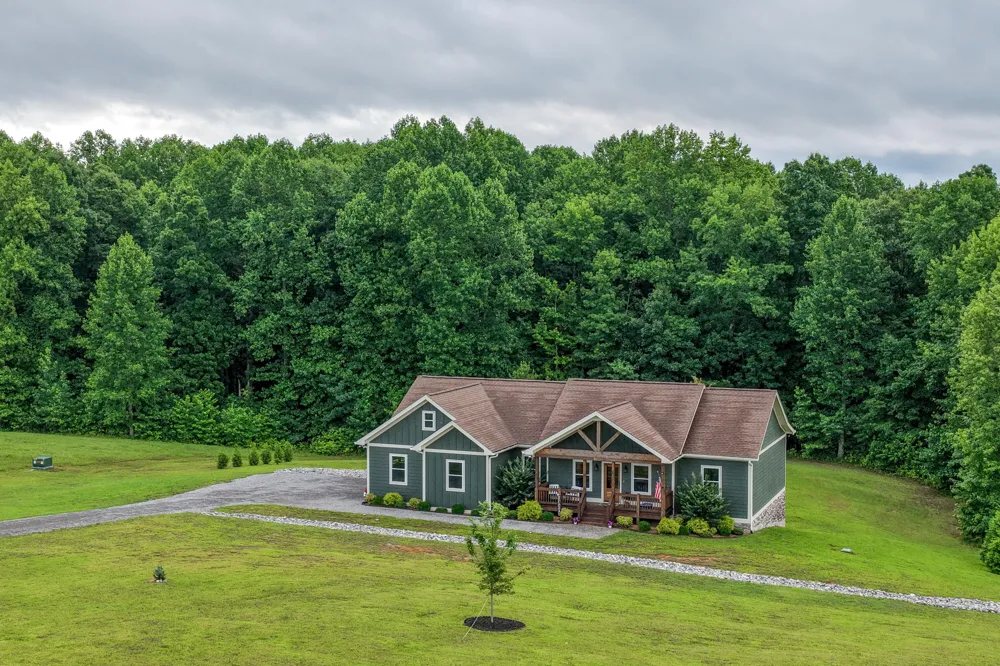 636 Raulston Falls Road Jasper, TN 37347