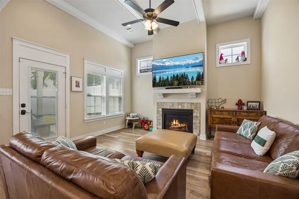 612 Myers Drive Lake Dallas, TX 75065