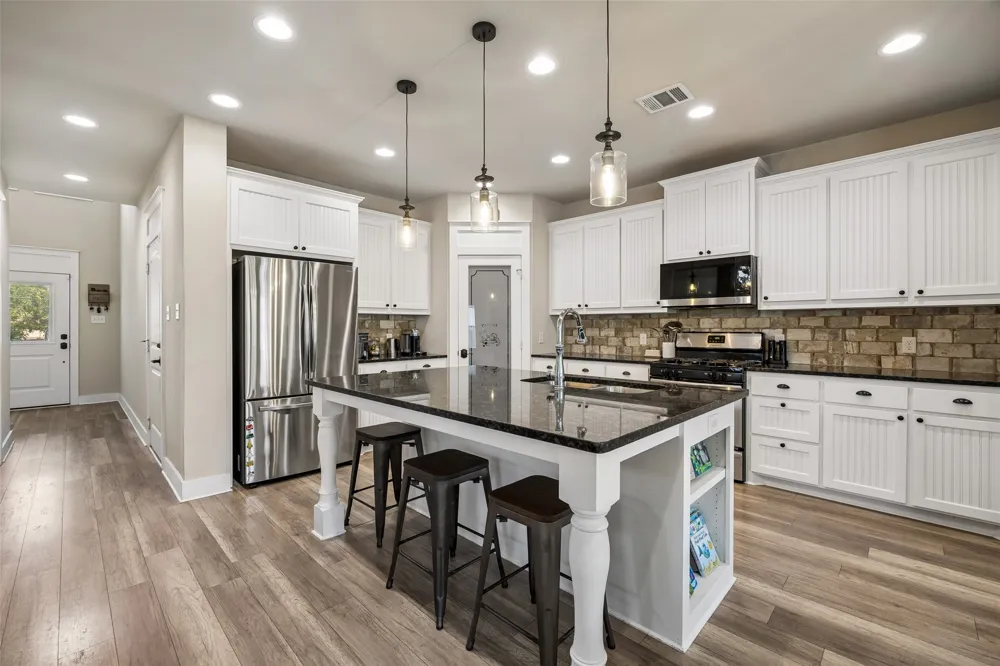 612 Myers Drive Lake Dallas, TX 75065