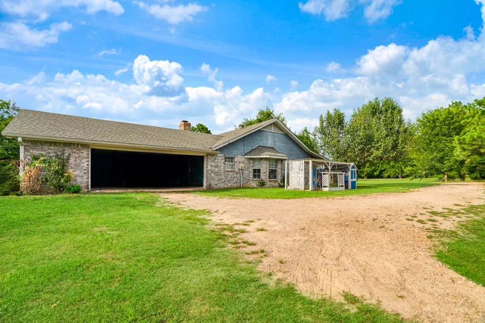2640 3 RD St SE Paris, TX 75460