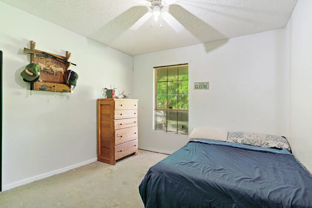 2640 3 RD St SE Paris, TX 75460