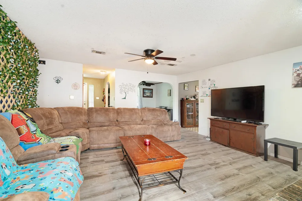 2640 3 RD St SE Paris, TX 75460
