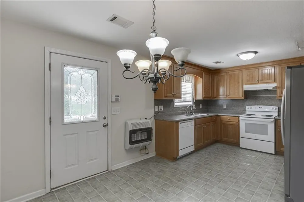 5446 Dahlonega Highway Clermont, GA 30527