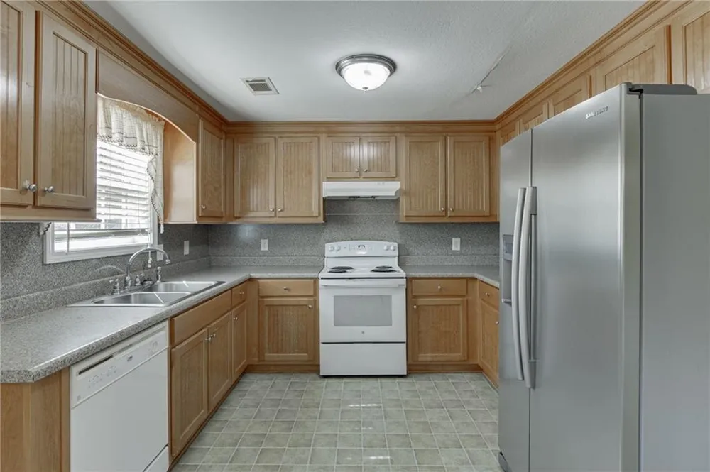 5446 Dahlonega Highway Clermont, GA 30527