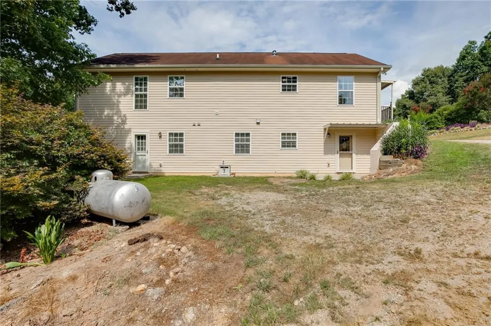 5446 Dahlonega Highway Clermont, GA 30527