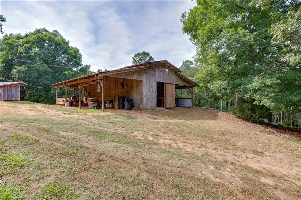 5446 Dahlonega Highway Clermont, GA 30527