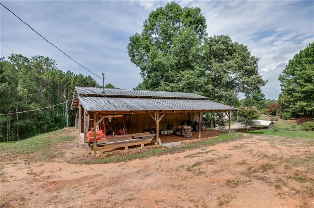 5446 Dahlonega Highway Clermont, GA 30527