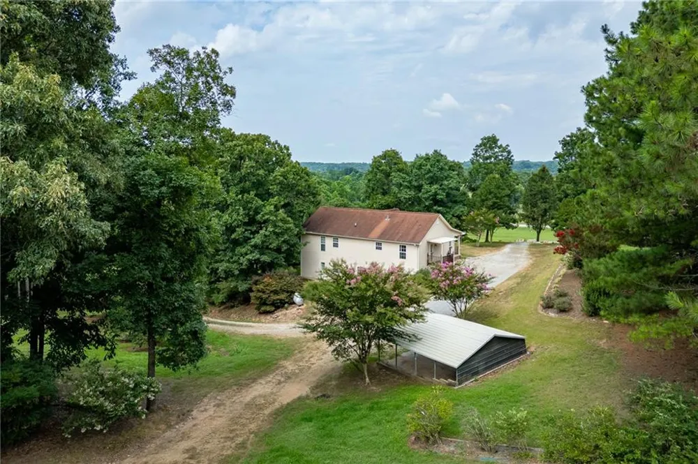 5446 Dahlonega Highway Clermont, GA 30527