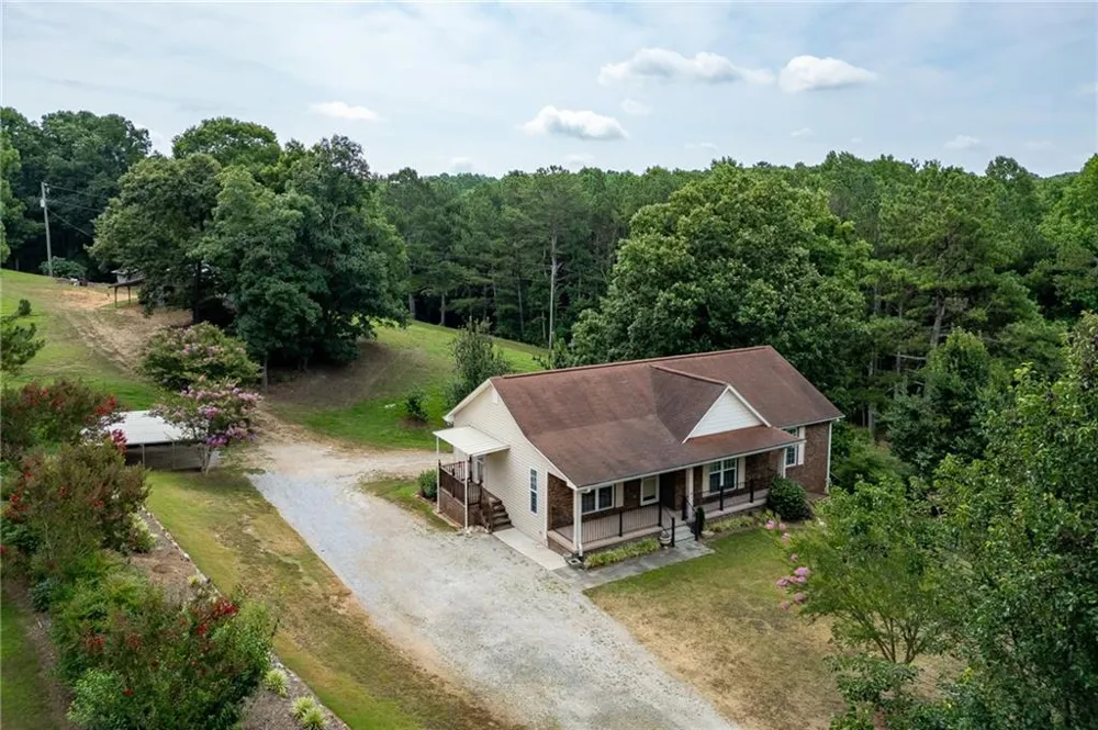 5446 Dahlonega Highway Clermont, GA 30527