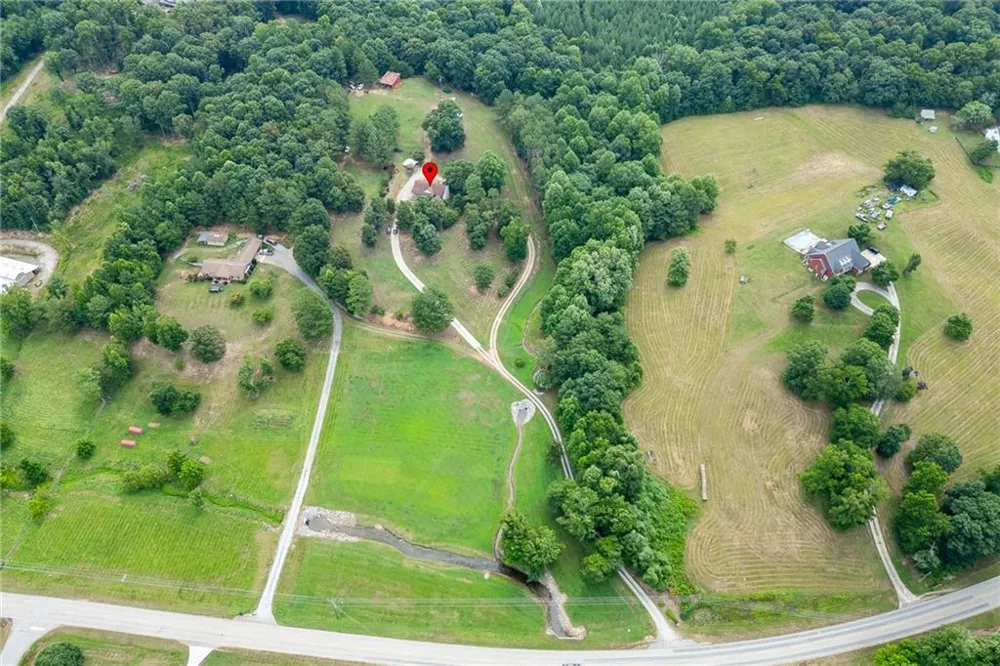 5446 Dahlonega Highway Clermont, GA 30527
