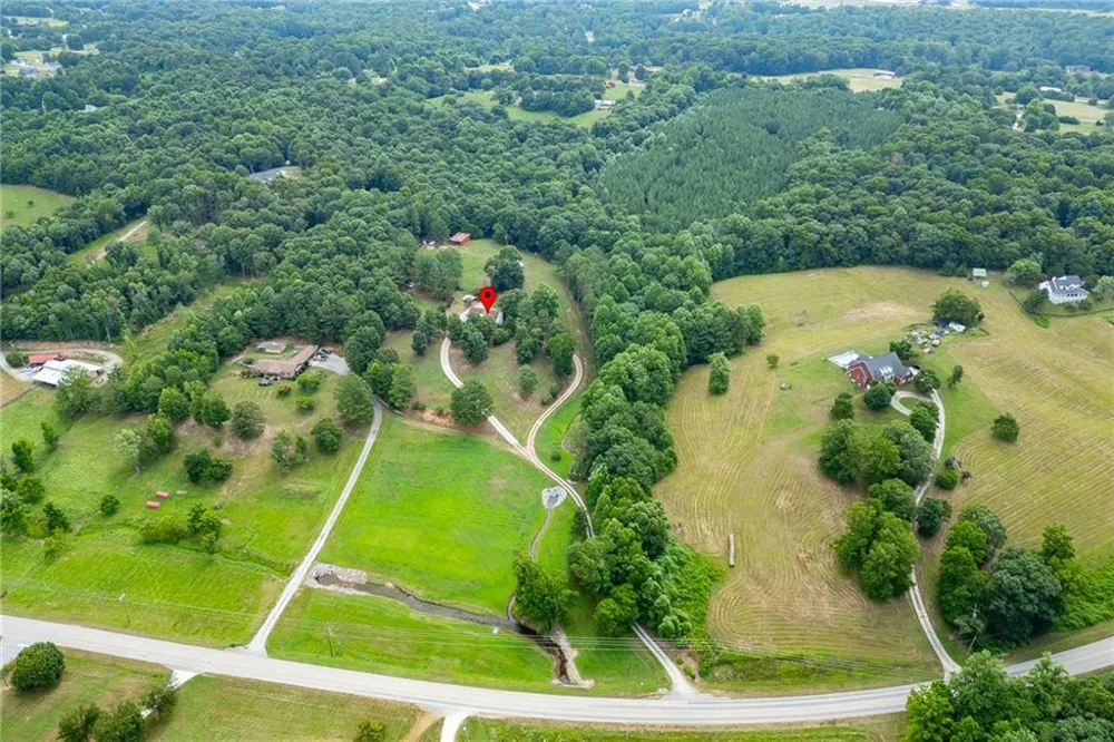 5446 Dahlonega Highway Clermont, GA 30527