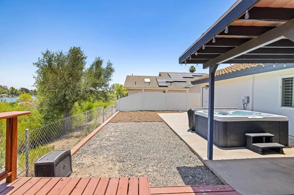 10241 Pebble Beach Dr Santee, CA 92071